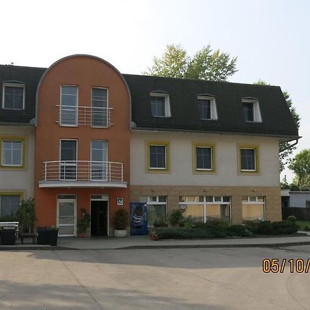 Hotel Zimní stadion Nymburk Exterior foto