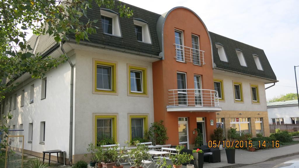 Hotel Zimní stadion Nymburk Exterior foto
